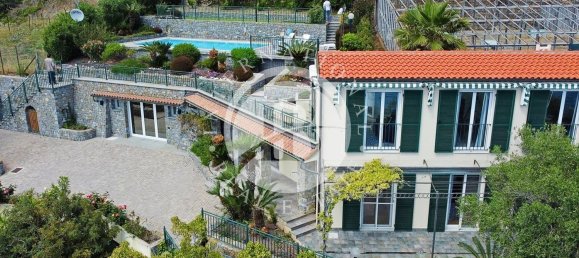 8 rooms Villa in Sanremo, Italy No. 106590 2