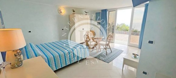 8 rooms Villa in Sanremo, Italy No. 106590 23