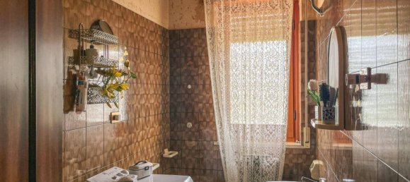 3 bedrooms Villa in Toffia, Italy No. 64128 10