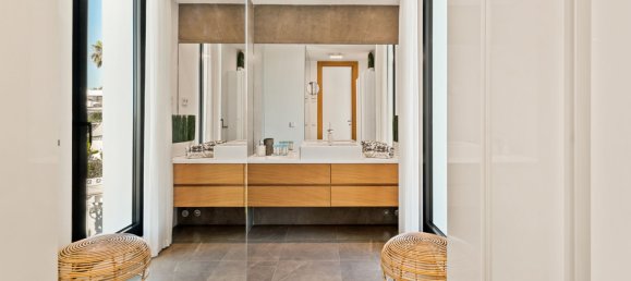 6 bedrooms Villa in Marbella, Spain No. 93708 17