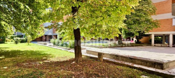 3 bedrooms Apartment in Brescia, Italy No. 272990 2