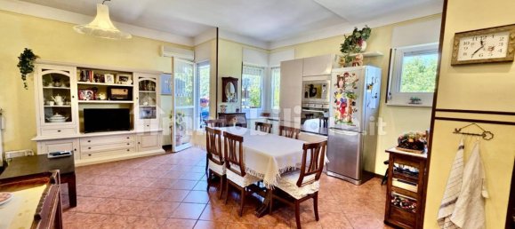 3 bedrooms Apartment in Brescia, Italy No. 272990 9