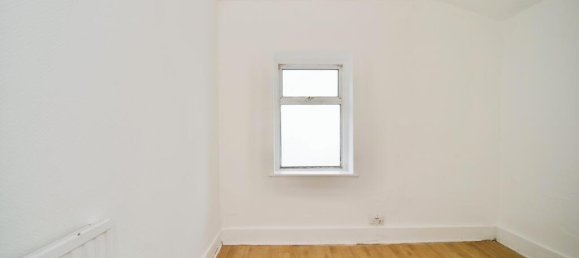 3 bedrooms House in East Ham, United Kingdom No. 11423 11