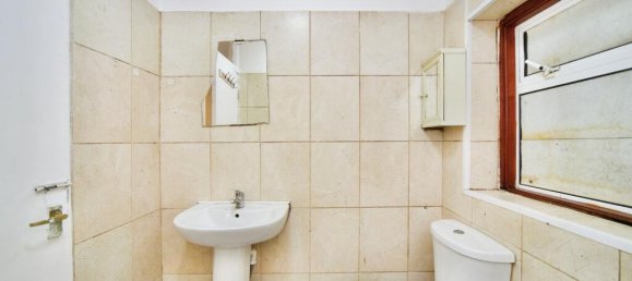 3 bedrooms House in East Ham, United Kingdom No. 11423 5