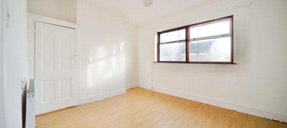 3 bedrooms House in East Ham, United Kingdom No. 11423 14