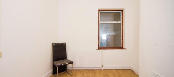 3 bedrooms House in East Ham, United Kingdom No. 11423 6