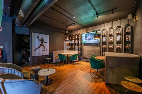 Gewerbliche Immobilie in Vila Nova de Gaia, Portugal 234m², Nr. 268372