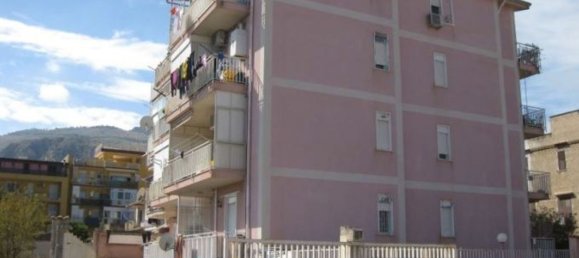 5 rooms Apartment in Altopascio, Italy No. 45232 9