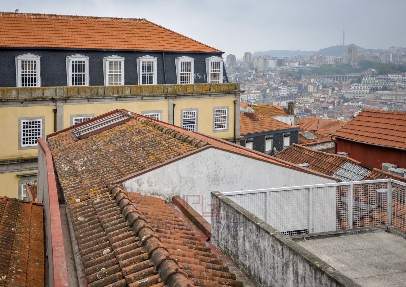 Gebäude in Porto, Portugal 748m², Nr. 141185