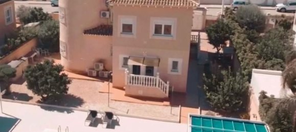 Villa de 4 dormitorios en La Zenia, Spain No. 249101 6