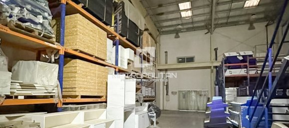 5888.7m² Warehouse in Dubai, UAE No. 109148 4