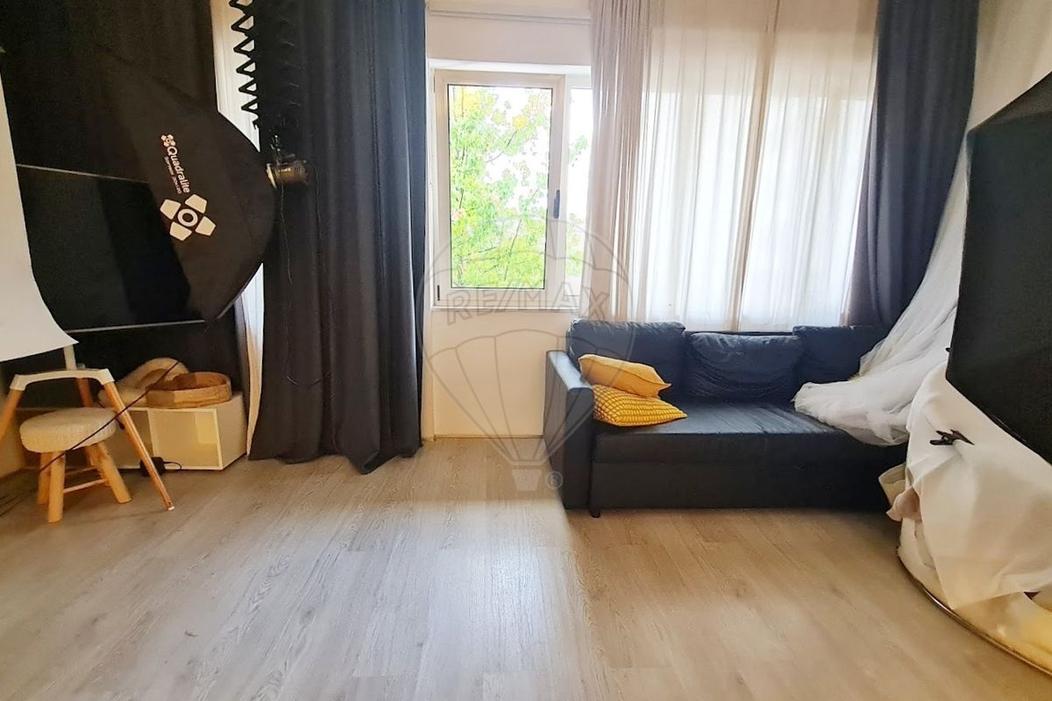 77m² Office in Aguas Santas, Portugal No. 324954