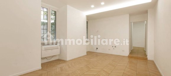 2 bedrooms Apartment in Rome, Italy No. 229287 3