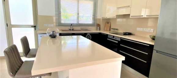 4 bedrooms Villa in Pyrgos, Cyprus No. 19096 7