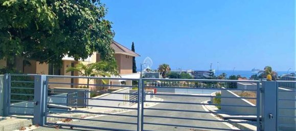 4 bedrooms Villa in Pyrgos, Cyprus No. 19096 16