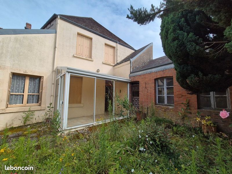 2 chambres Maison de ville à Orsennes, France No. 259169