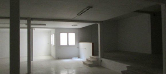 1400m² Commercial property in Barcelona, Spain No. 105 4