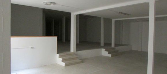 1400m² Commercial property in Barcelona, Spain No. 105 2