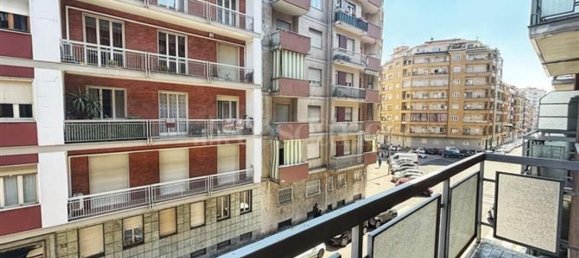 Квартира с 3 комнатами в Турин, Италия № 277894 8