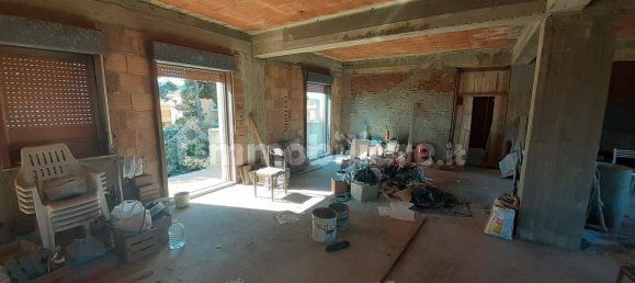 3 Schlafzimmer Haus in Messina, Italy, Nr. 46399 23