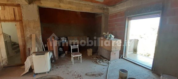 3 Schlafzimmer Haus in Messina, Italy, Nr. 46399 17