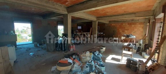 3 Schlafzimmer Haus in Messina, Italy, Nr. 46399 29