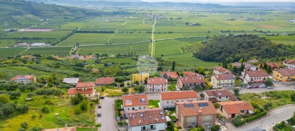 2 bedrooms House in Lavagno, Italy No. 324532 40