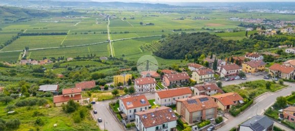 2 bedrooms House in Lavagno, Italy No. 324532 38