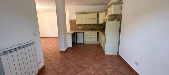 4 Schlafzimmer Haus in Guidonia Montecelio, Italy, Nr. 335776 8