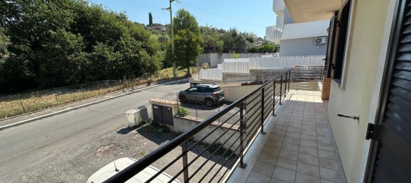 4 Schlafzimmer Haus in Guidonia Montecelio, Italy, Nr. 335776 3