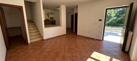 4 Schlafzimmer Haus in Guidonia Montecelio, Italy, Nr. 335776 6