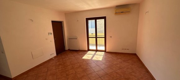 4 Schlafzimmer Haus in Guidonia Montecelio, Italy, Nr. 335776 20