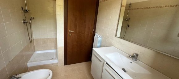 4 Schlafzimmer Haus in Guidonia Montecelio, Italy, Nr. 335776 16