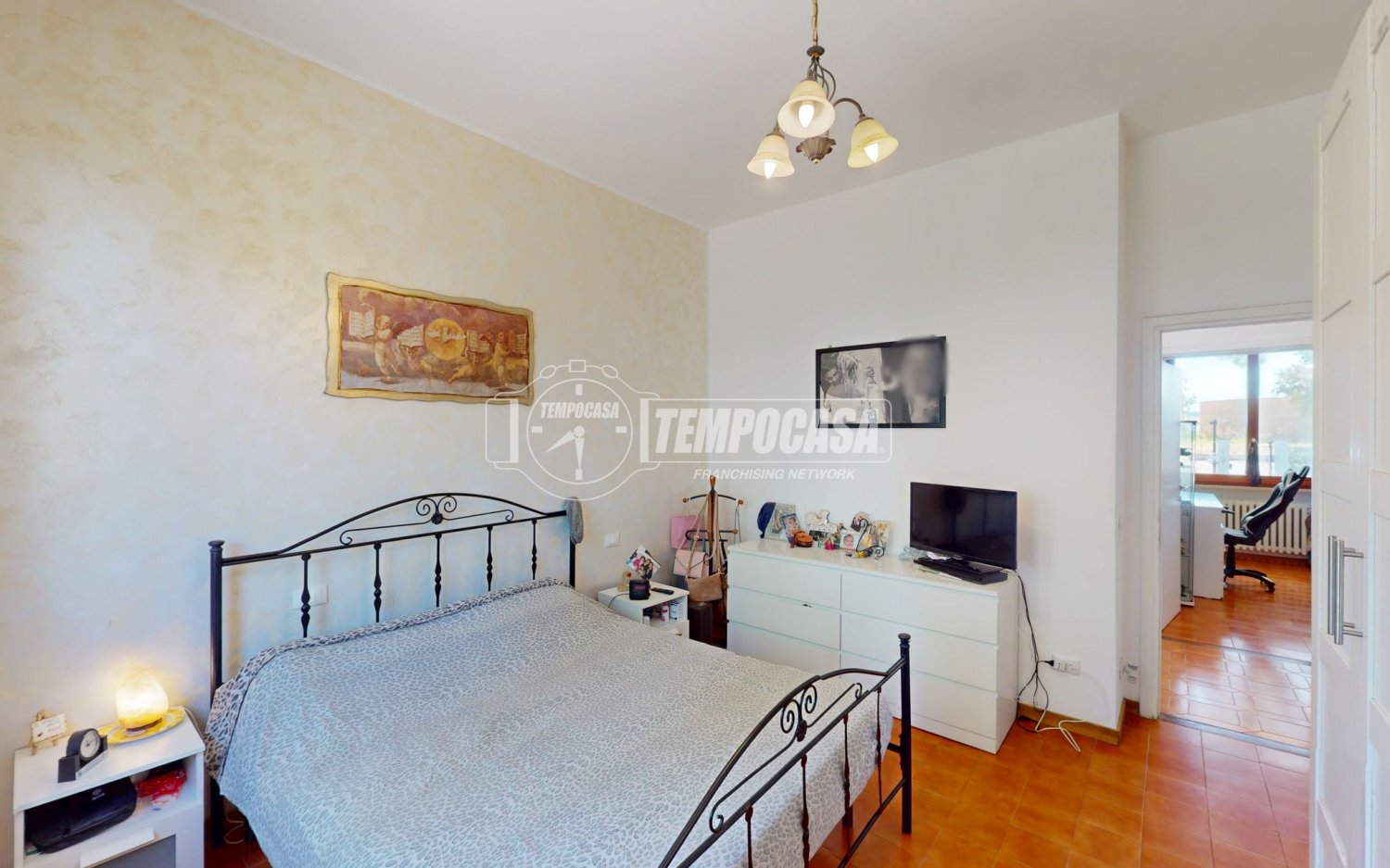 6 rooms Apartment in Agugliano, Italy No. 275015