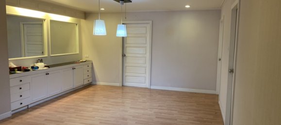 3 bedrooms Condo in Bangkok, Thailand No. 7072 2