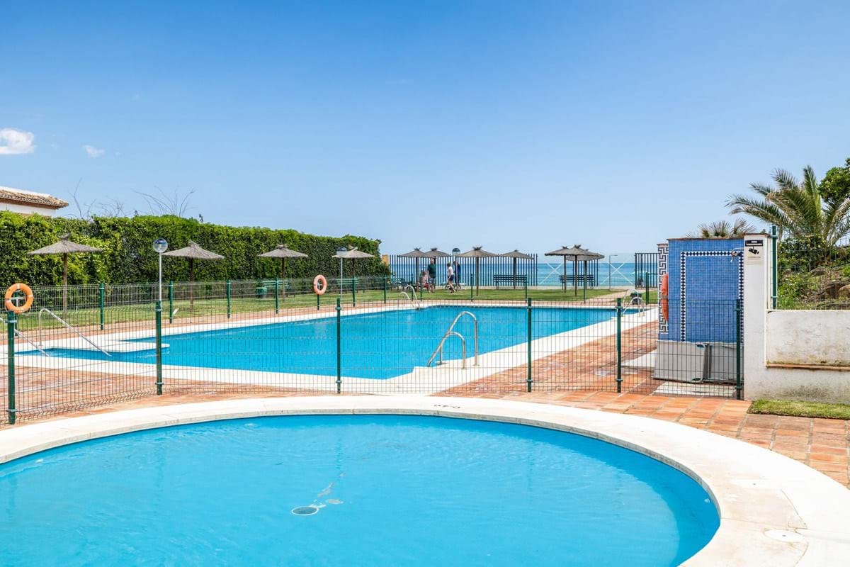 Дуплекс с 2 спальнями в Эстепона, Испания № 57816