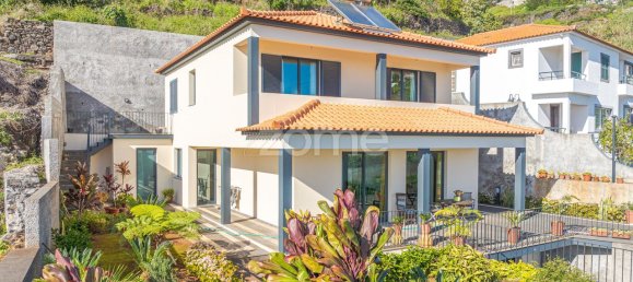 Вилла с 3 спальнями в Фуншал, Португалия № 118099 2