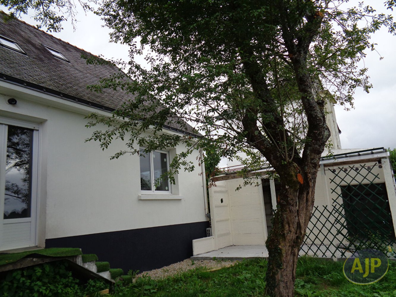 3 bedrooms House in Plumelec, France No. 308168