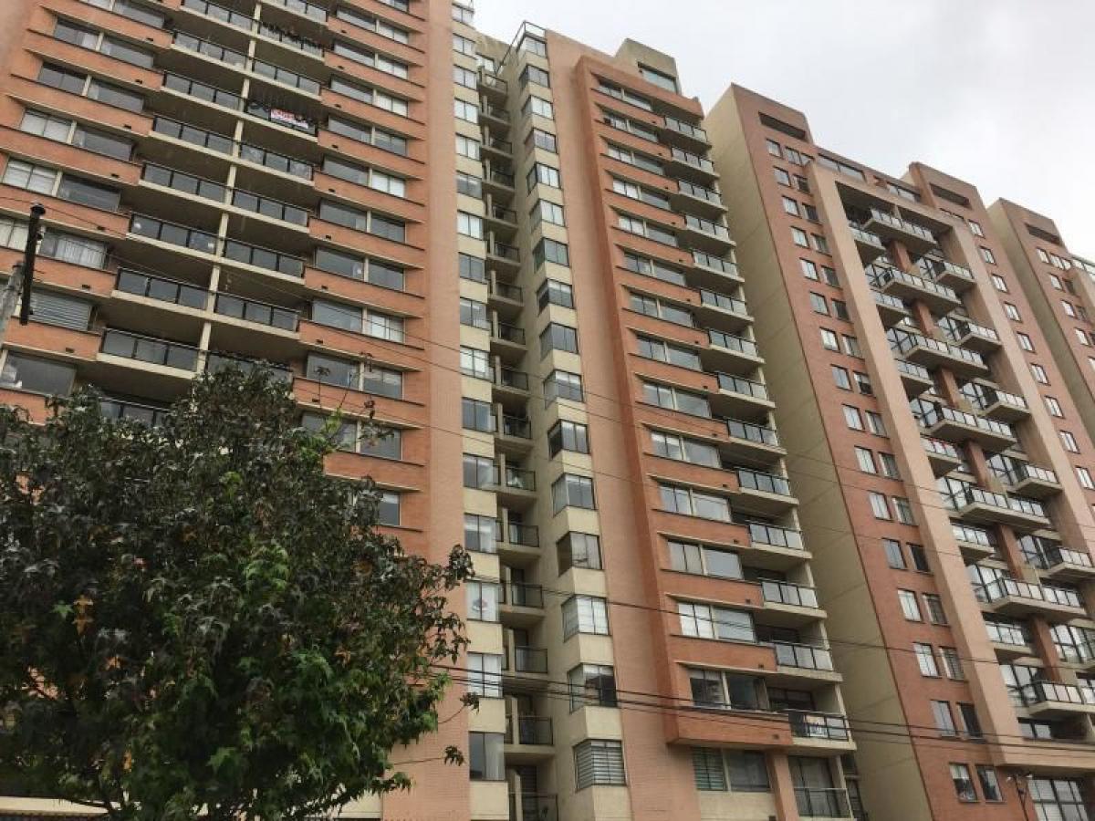 Casa de 3 dormitorios en Bogotá, Colombia No. 13357