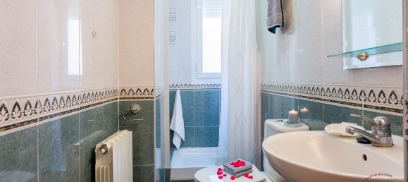 2 bedrooms Apartment in Zaragoza, Spain No. 157032 5