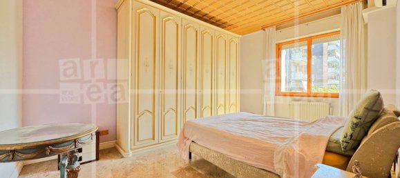 Apartamento de 4 dormitorios en Rome, Italy No. 335030 57