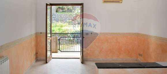 Apartamento T2 em Aci Catena, Italy N.º 166366 30