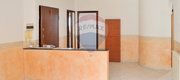 Apartamento T2 em Aci Catena, Italy N.º 166366 4