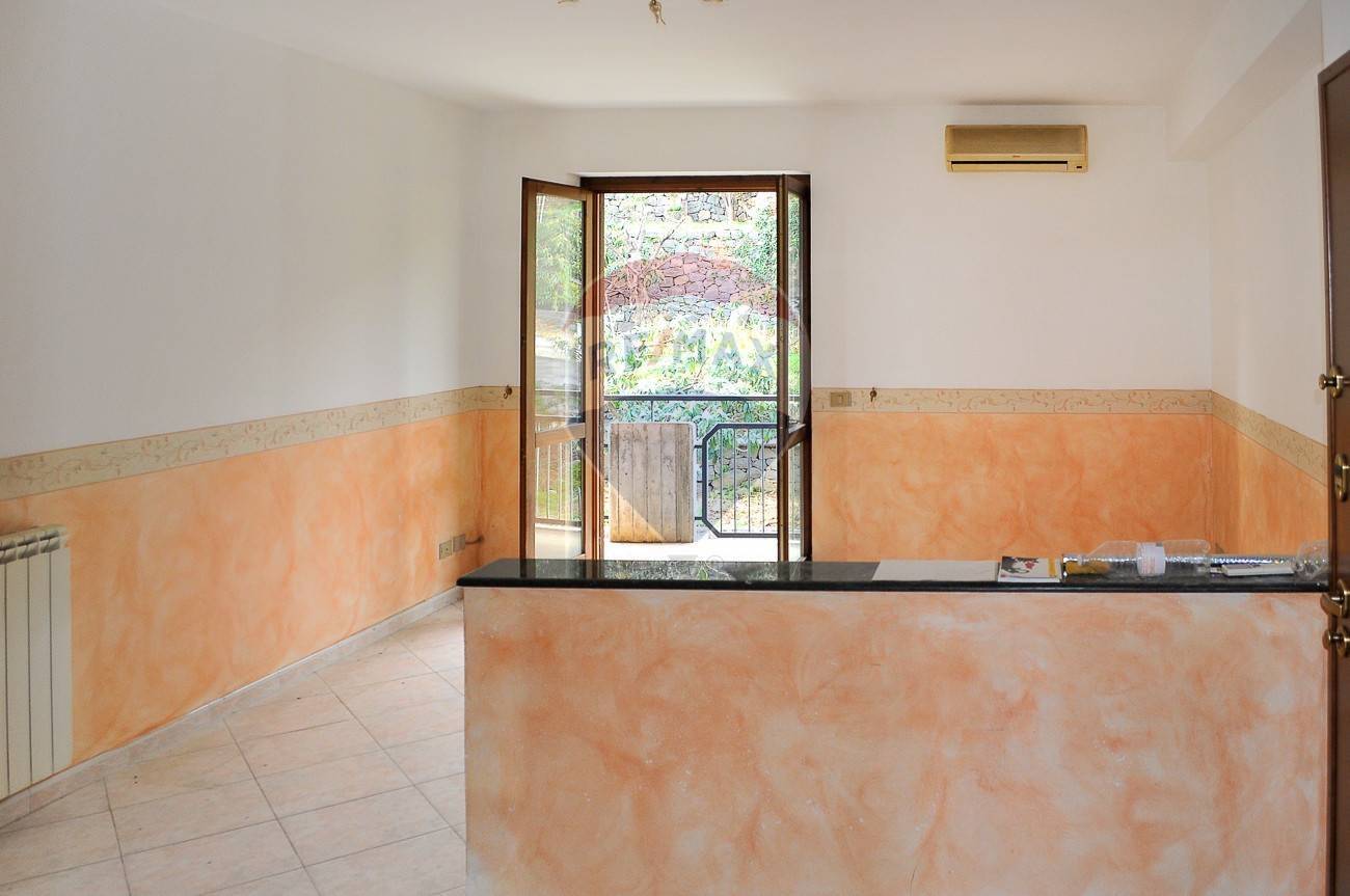 Apartamento T2 em Aci Catena, Italy N.º 166366