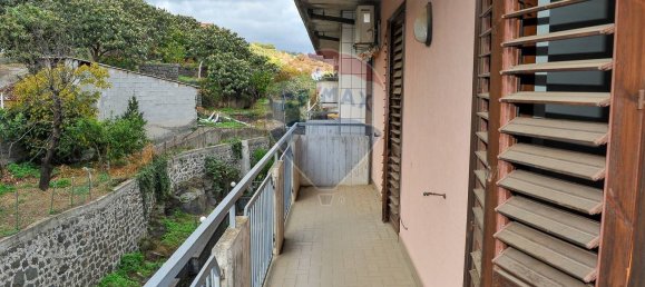Apartamento T2 em Aci Catena, Italy N.º 166366 18