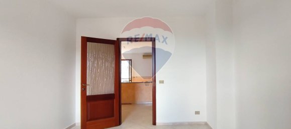Apartamento T2 em Aci Catena, Italy N.º 166366 9