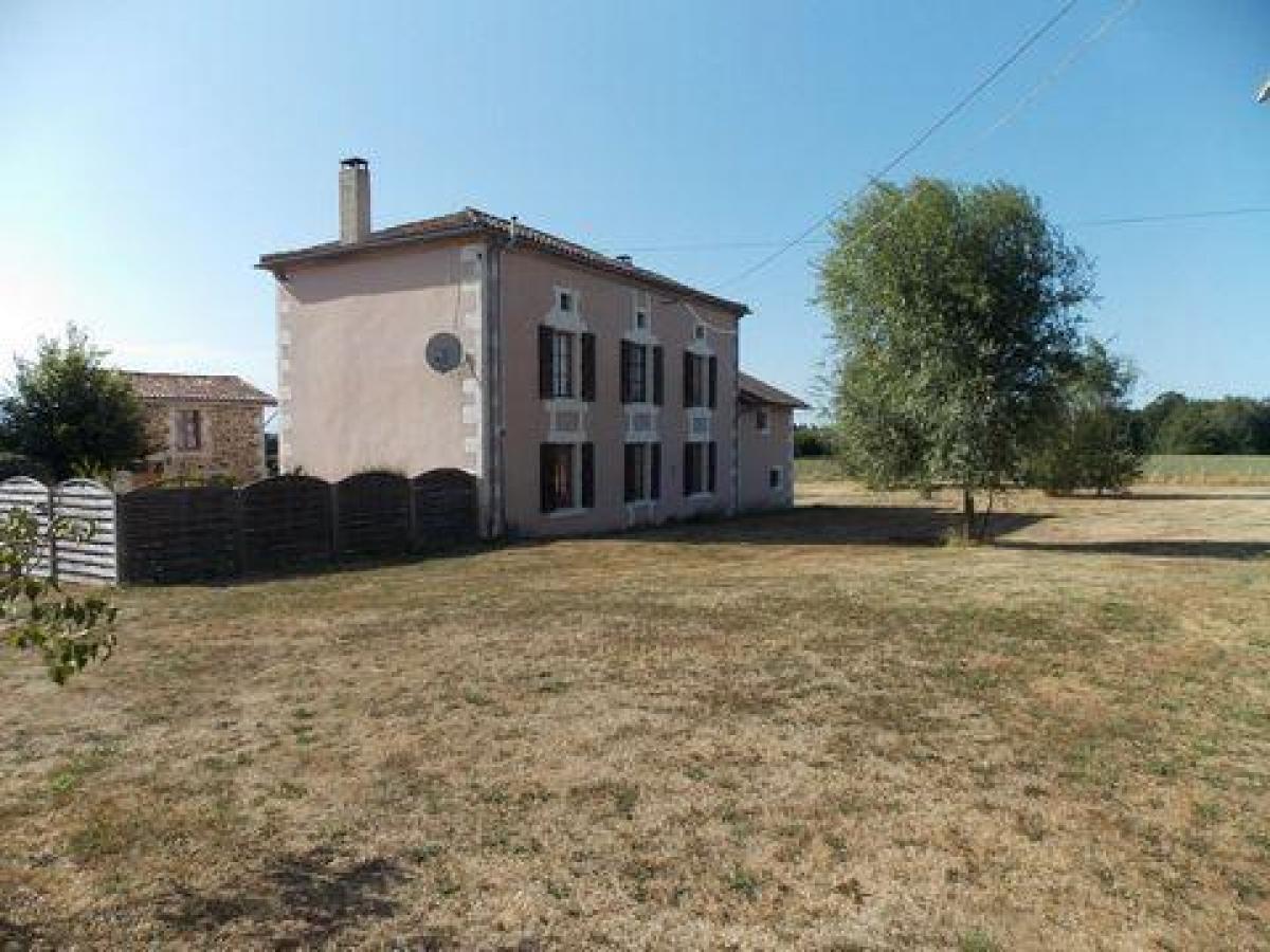 Granja de 4 dormitorios en Rochechouart, France No. 20482