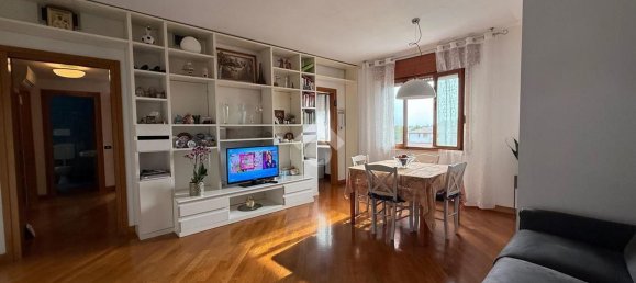 3 bedrooms Apartment in Pordenone, Italy No. 373332 2