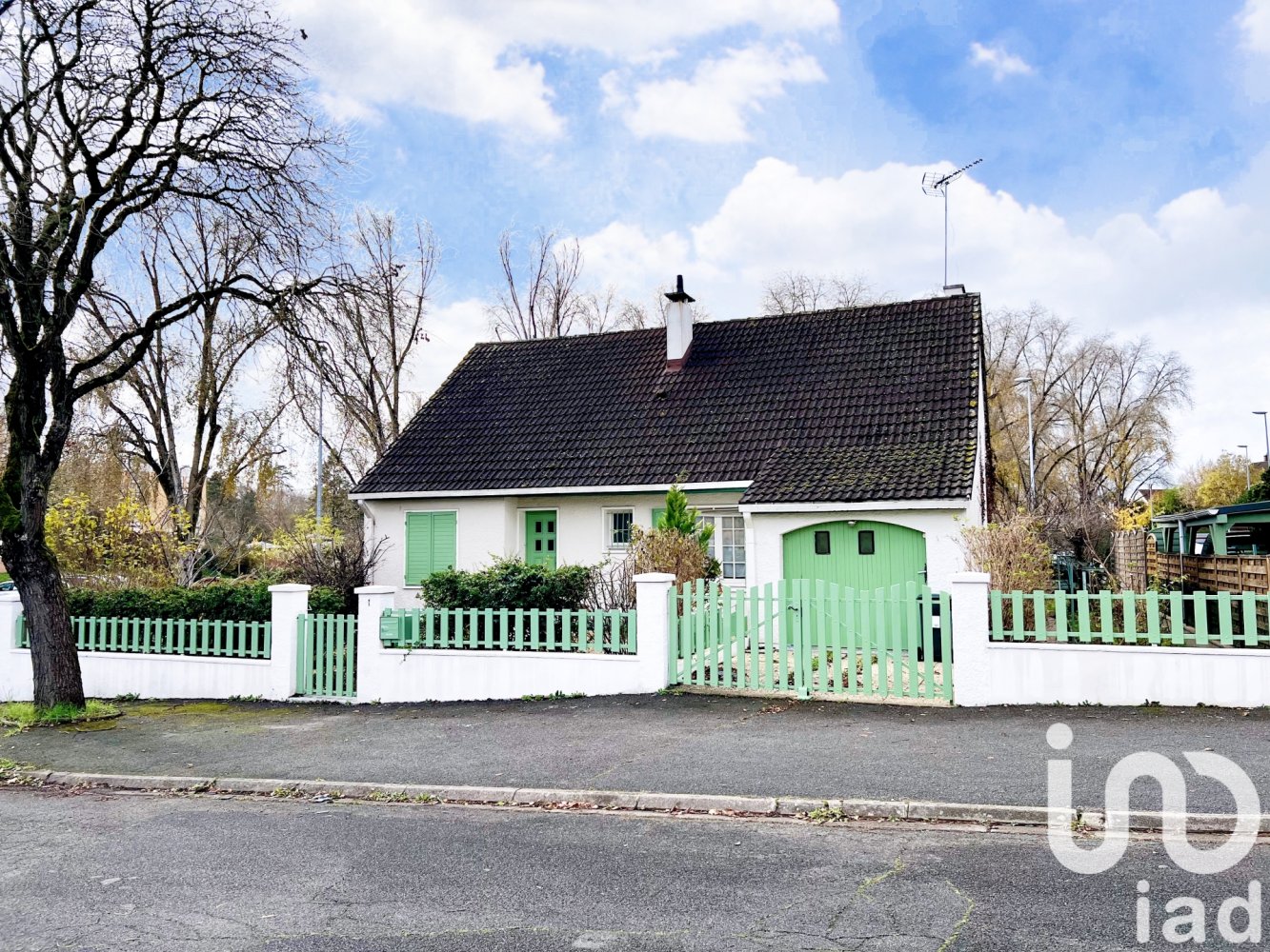 4 bedrooms House in Bourges, France No. 51641