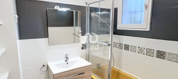 4 bedrooms House in Bourges, France No. 51641 12